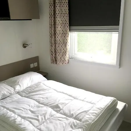 Bungalow With 3 Bedrooms In With Shared Pool Enclosed Garden And Wifi 2 Km From The Beach *